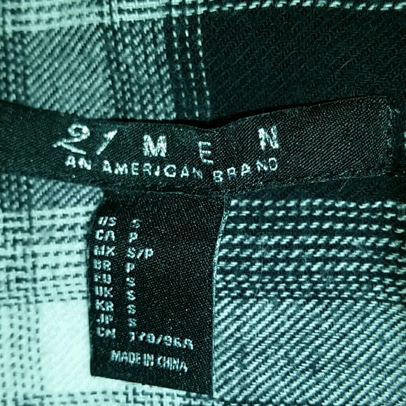Black & white plaid flannel - Picture 3 of 3